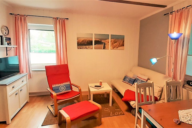 Ferienwohnung in Tremt - Zum Naturstrand - Wohnbereich - das Sofa ist ausklappbar