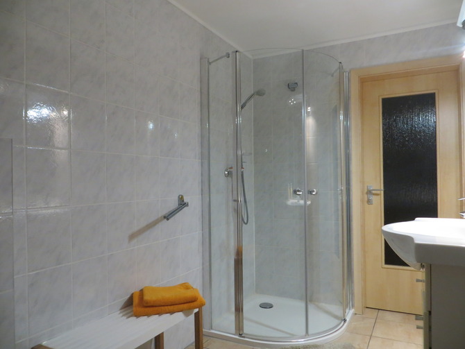 Ferienwohnung in Graal-M&uuml;ritz - Sommersprosse - Bad