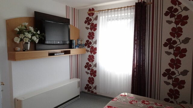 Ferienhaus in Ostseeheilbad Zingst - SONDERPREISE Juni/ September 2025 --- beliebtes FH "M&ouml;we" - nur 2 Minuten vom Strand... WLAN inklusive... - Bild 6