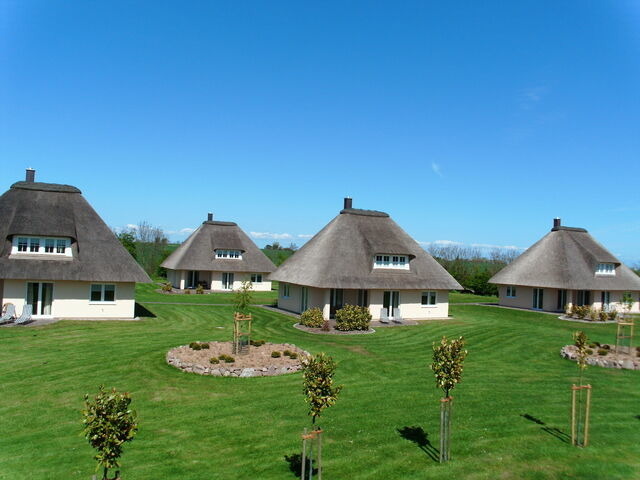Ferienhaus in Fehmarn OT Staberdorf - Reetdachhaus 1, inkl. 2 Parkpl&auml;tze - Bild 2