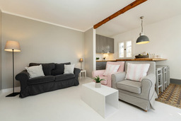 Wei&szlig;es Haus (9123/II)