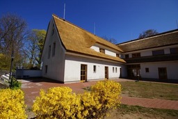 H&ouml;fthus 8