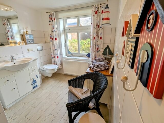 Ferienwohnung in Wustrow - Charmante Wohnung mit gro&szlig;em Garten - Bild 10